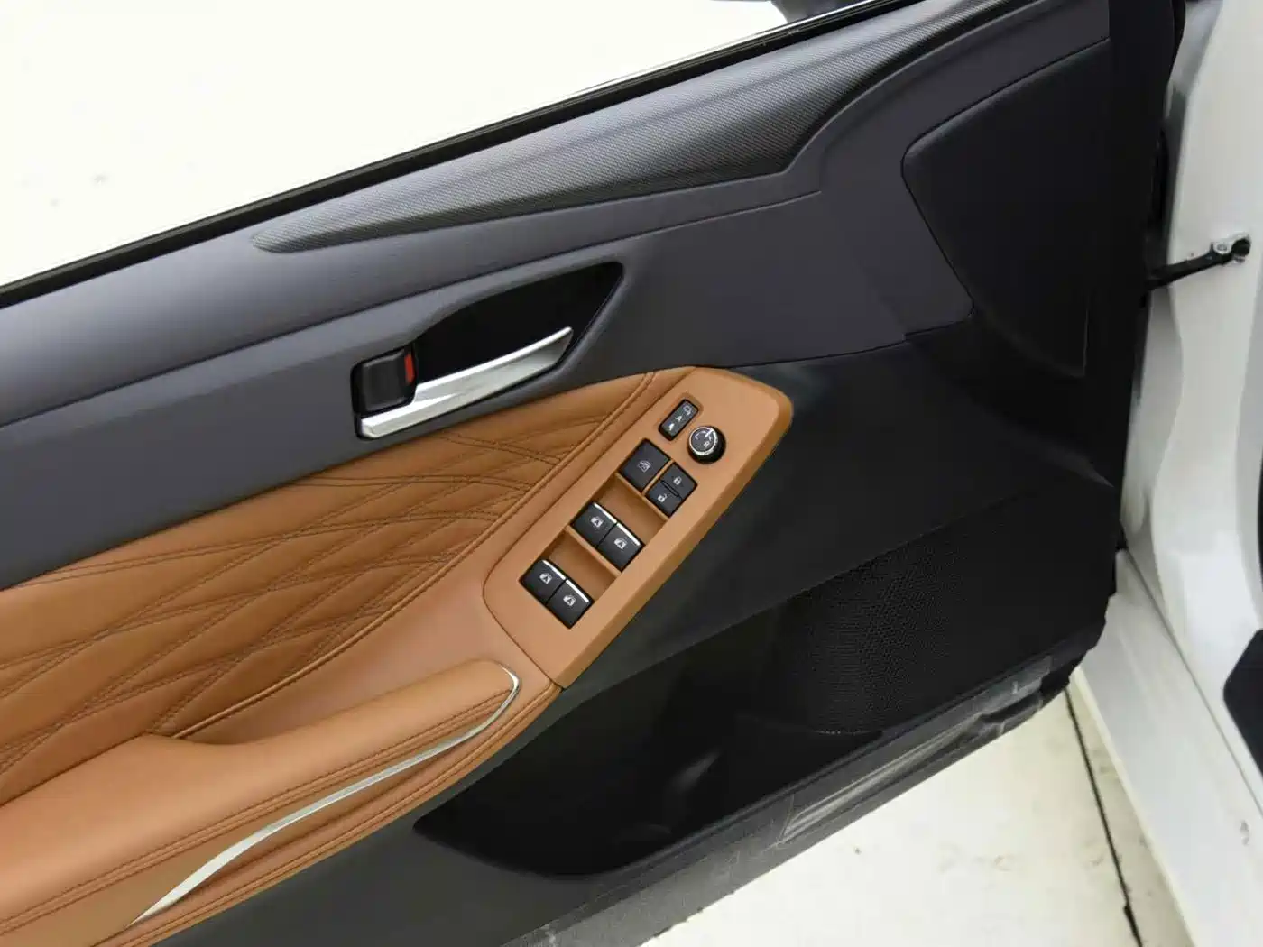 Toyota Avalon 2020 2019 Hybrid 2.5L XLE Premium Edition China VI