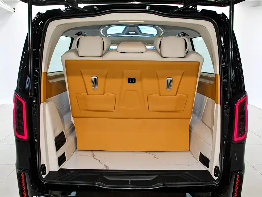 Mercedes-Benz Vito 2023 2.0T Elite 7-Seater фото 37