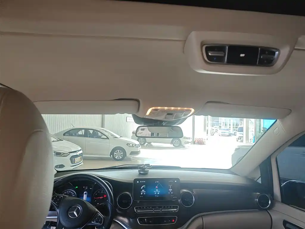 Mercedes-Benz V-Class 2020 V 260 Navigator Edition фото 8