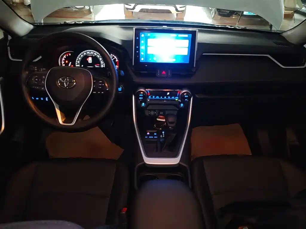 Toyota RAV4 Rongfang 2022 2.0L CVT 2WD Trend Edition фото 10