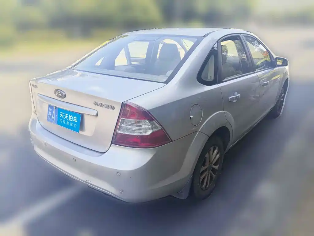 Photo 2 - Ford Focus