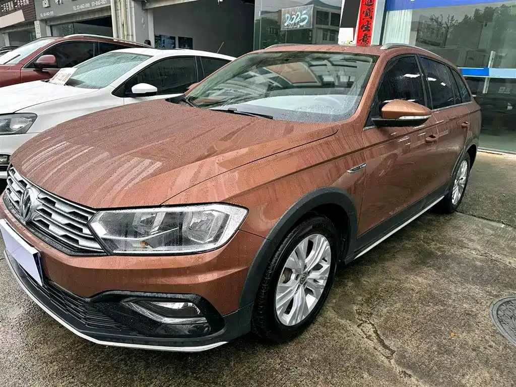 Volkswagen C-TREK 2017 1.6L Automatic Luxury