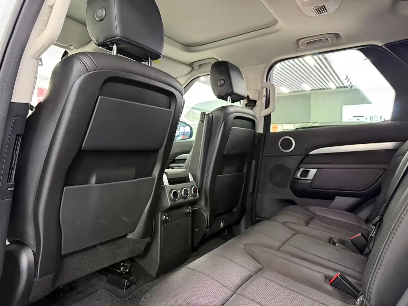 Фото 6 - Land Rover Discovery