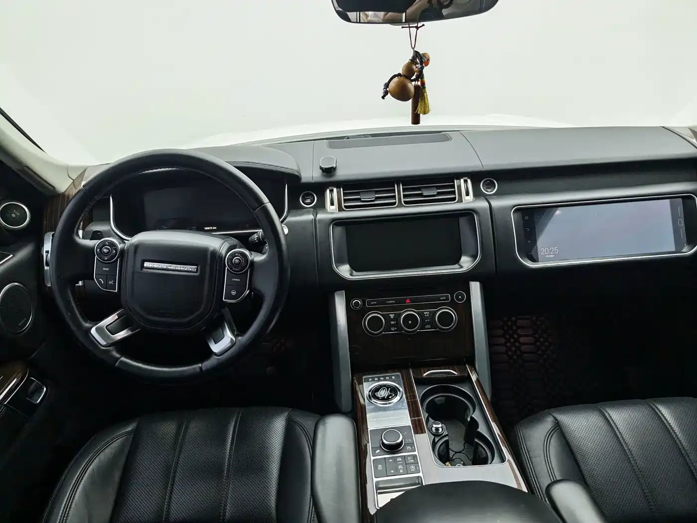 Photo 6 - Land Rover Range Rover
