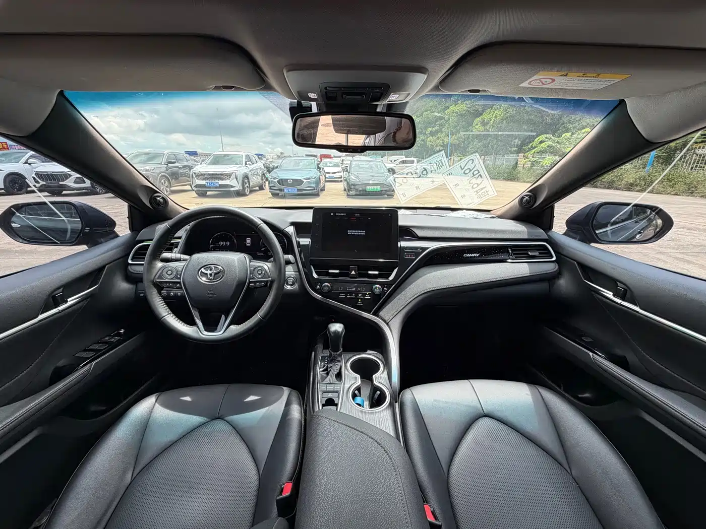 Фото 6 - Toyota Camry
