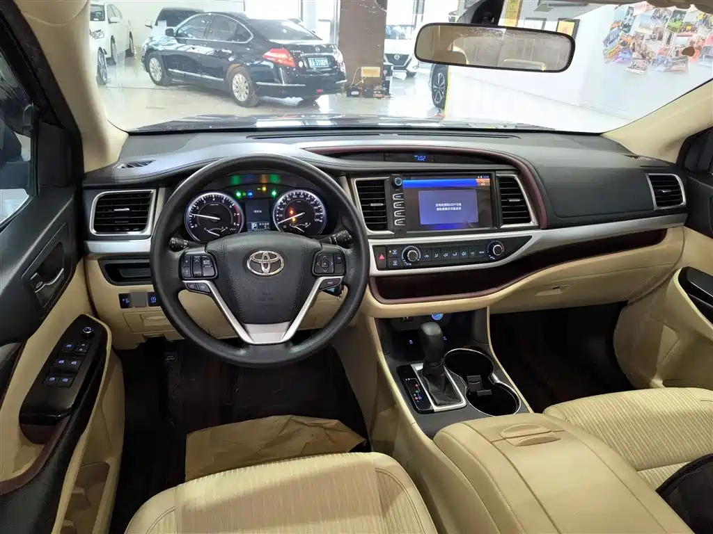 Toyota Highlander 2015 2.0T AWD Elite Edition 7-seater фото 9