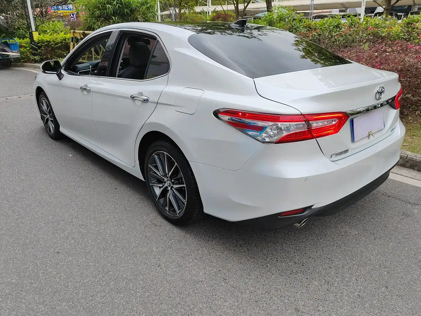 Toyota Camry 2021 2.5G Luxury Edition фото 7