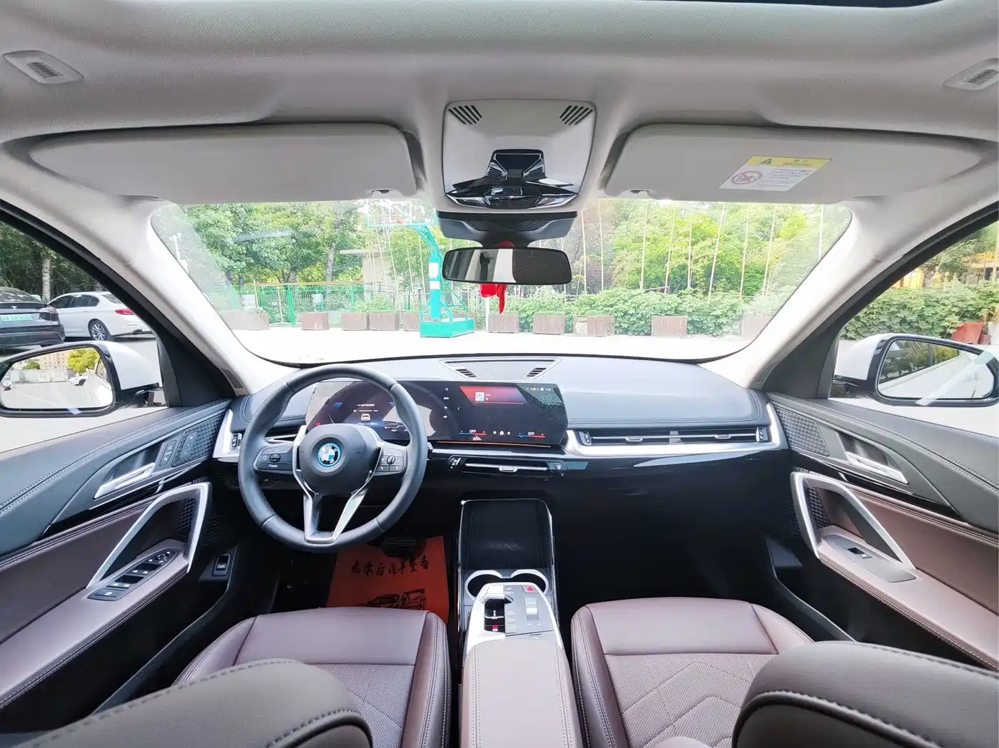 BMW iX1 2023 eDrive25L X Design Package фото 10