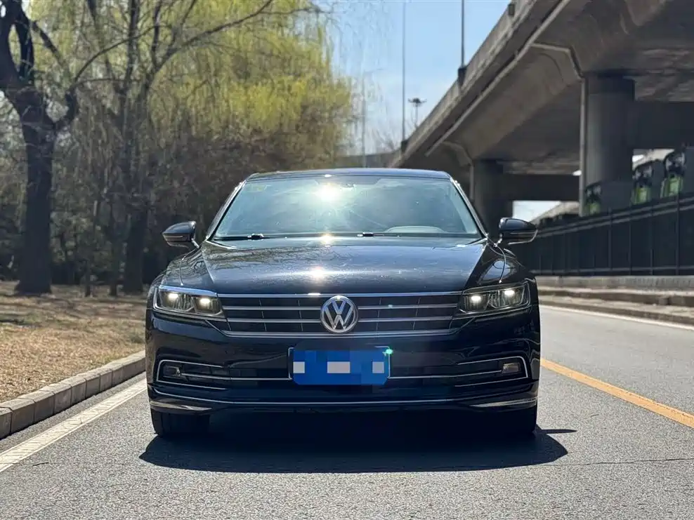 Volkswagen Phideon 2018 Facelift 380TSI FWD Business фото 2