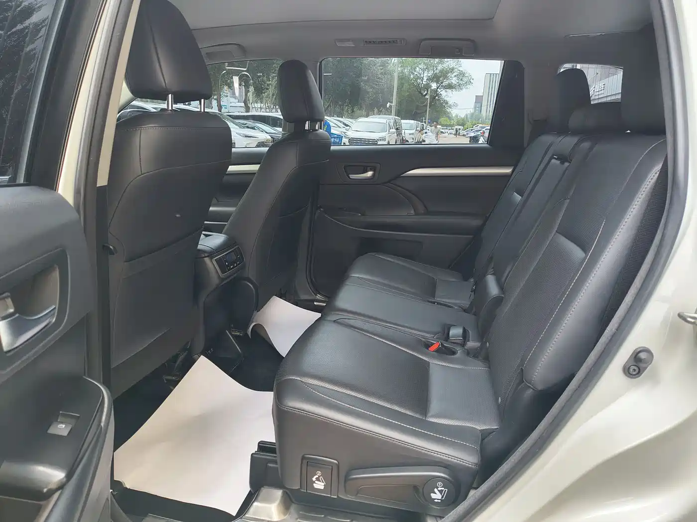 Toyota Highlander 2018 2.0T 4WD Luxury 7-seater (China V) фото 17