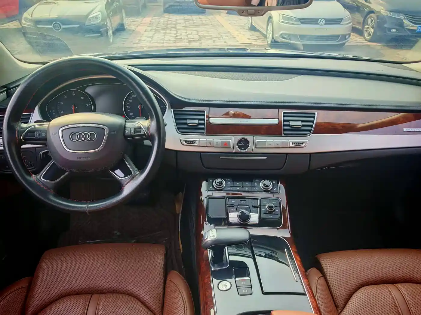 Audi A8 2012 A8L 45 TFSI quattro Comfort фото 8