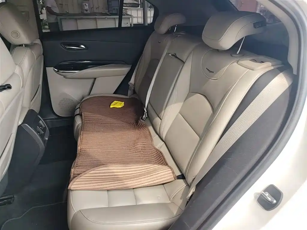 Cadillac XT4 2018 Model 28T 2WD Luxury фото 17