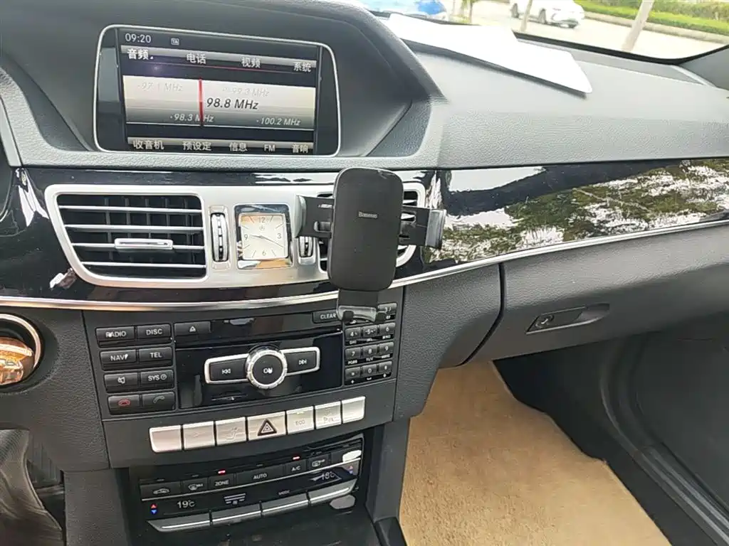 Mercedes-Benz E-Class 2014 Facelift E 260 L Sport фото 13