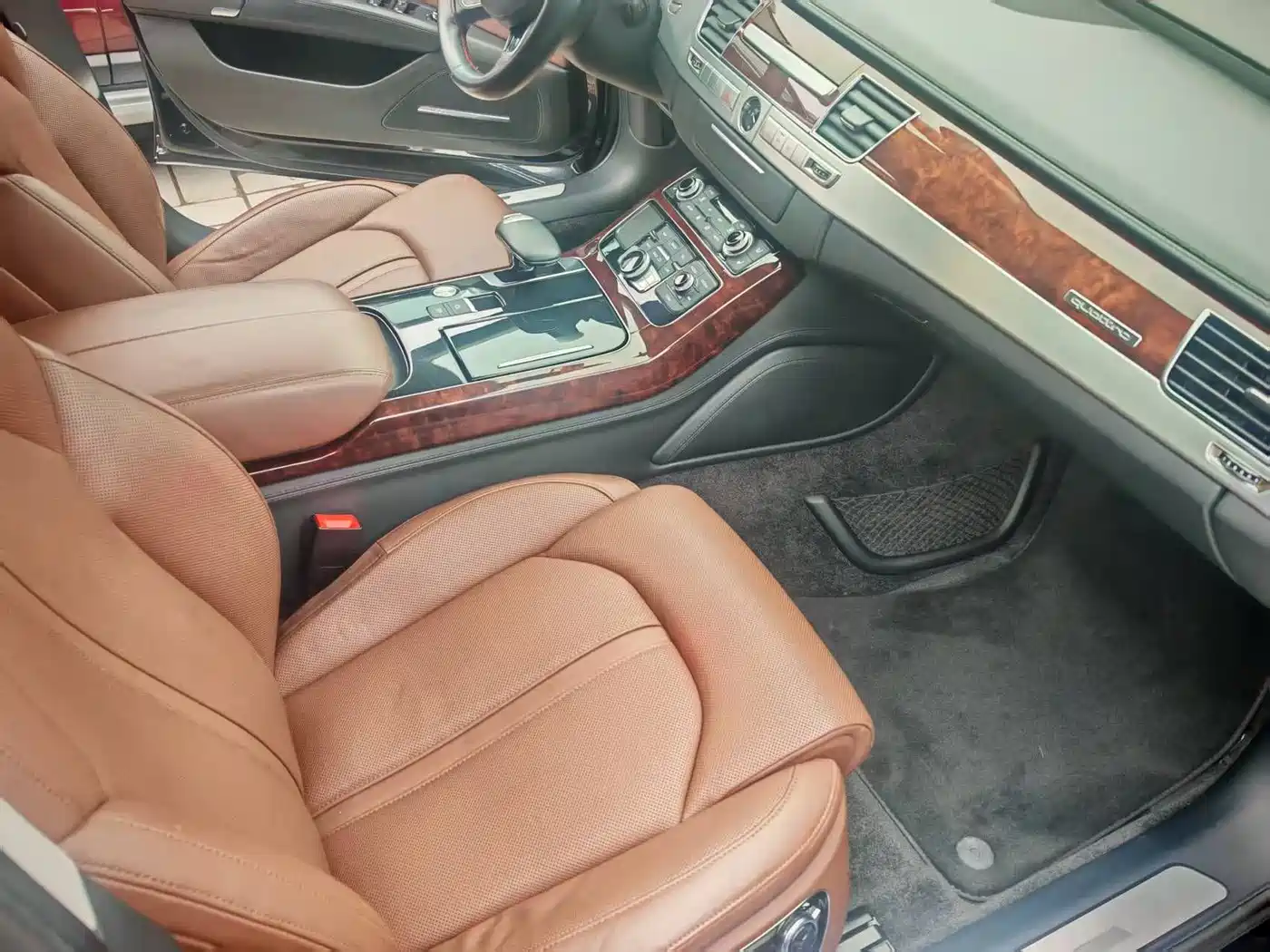 Audi A8 2012 A8L 45 TFSI quattro Comfort фото 7