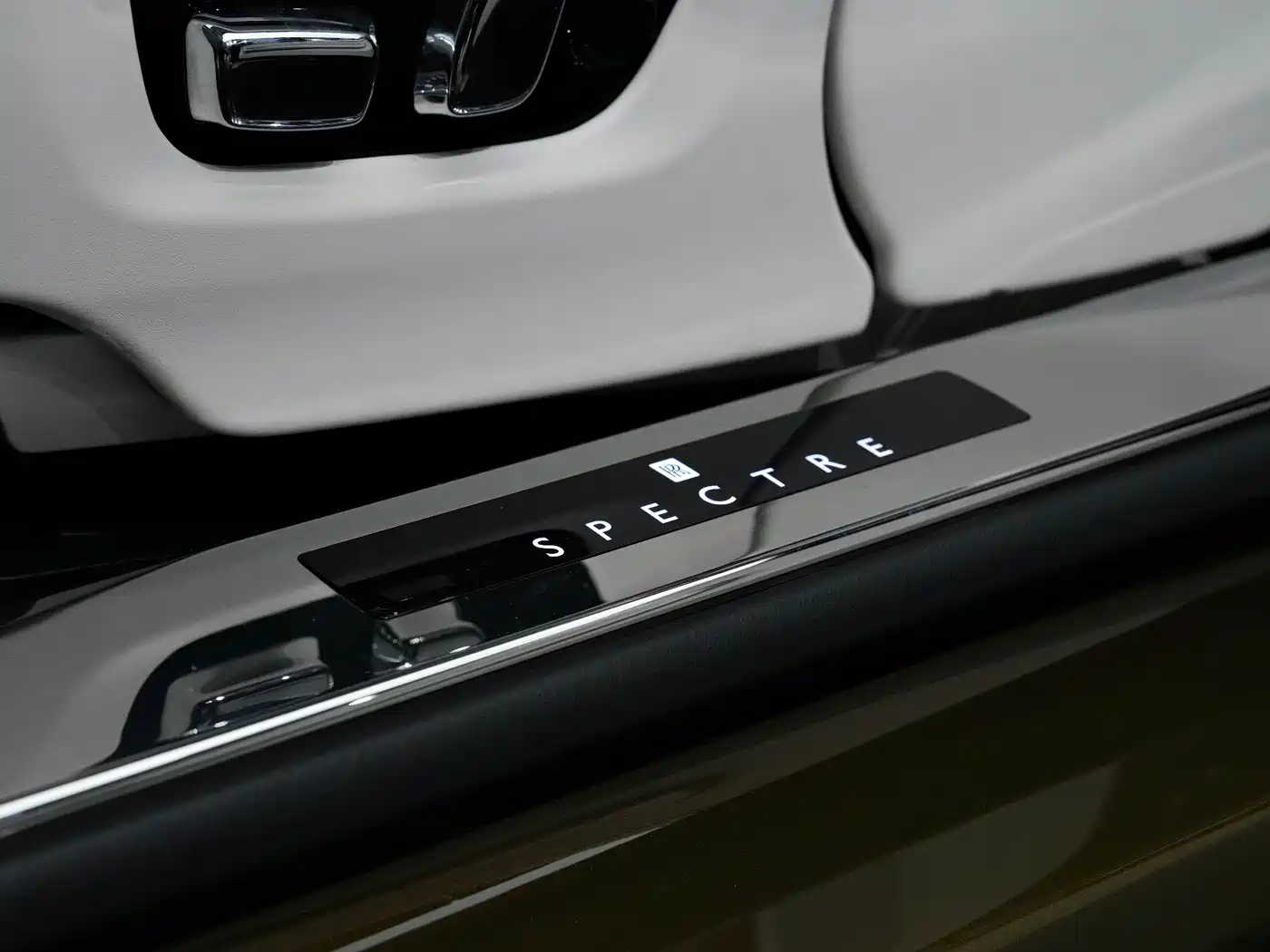 Rolls-Royce Spectre 2024 Standard Model фото 18