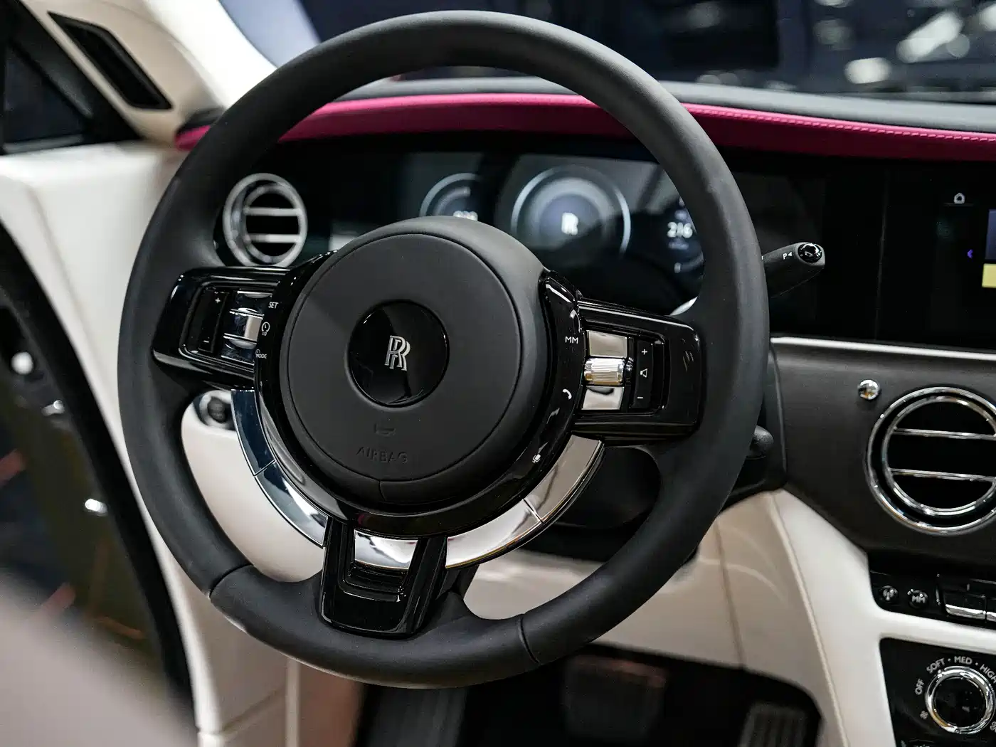 Rolls-Royce Spectre 2024 Standard Model фото 26