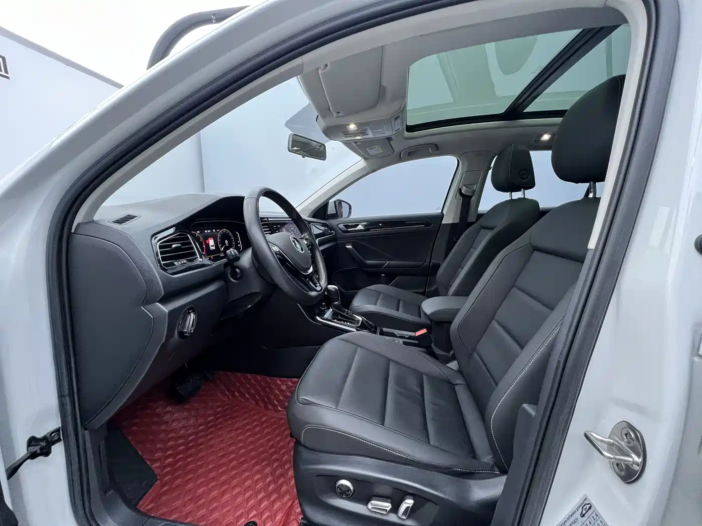 Volkswagen T-ROC 2022 280TSI DSG 2WD Comfort PLUS фото 7