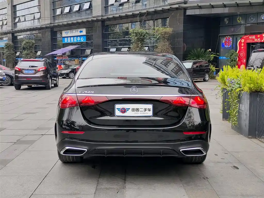 MERCEDES-BENZ E CLASS