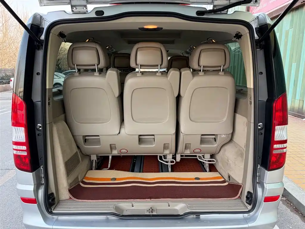 Mercedes-Benz Viano 2013 Model 3.0L Navigation Edition фото 11