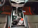 Photo 14 - Infiniti Q70