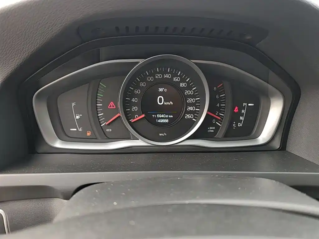 Фото 12 - Volvo S60