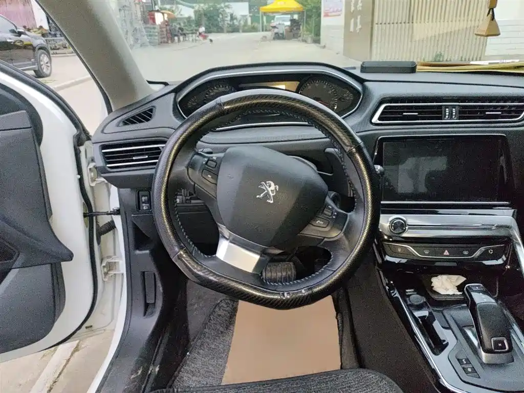 Peugeot 308 2019 230THP Automatic Luxury Edition China VI фото 3