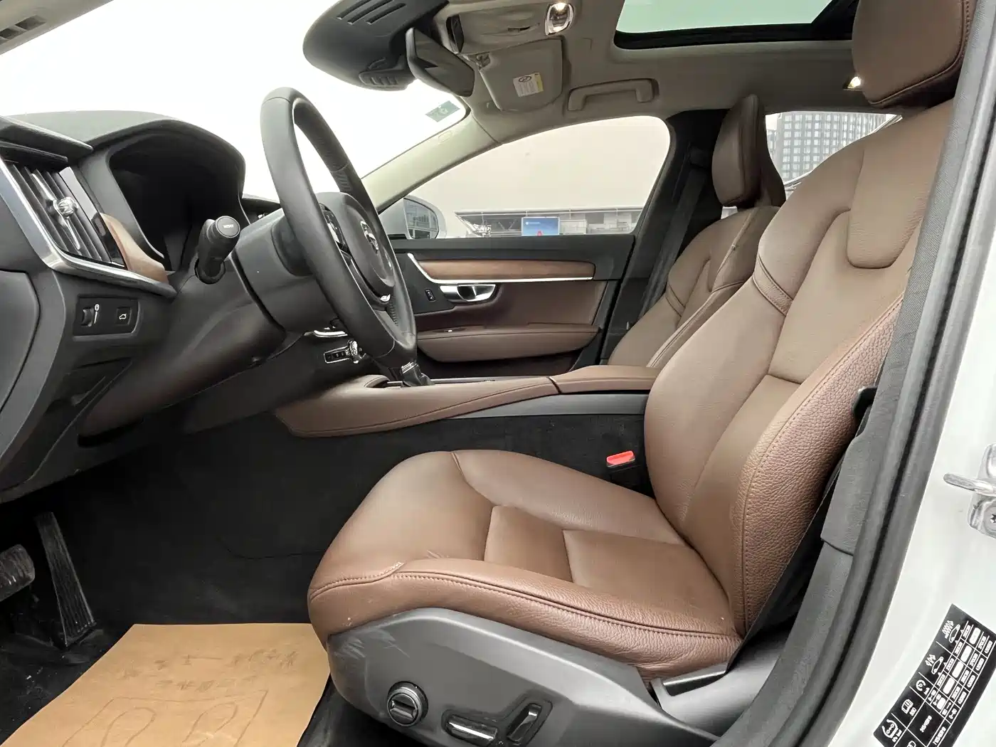 Фото 9 - Volvo S90