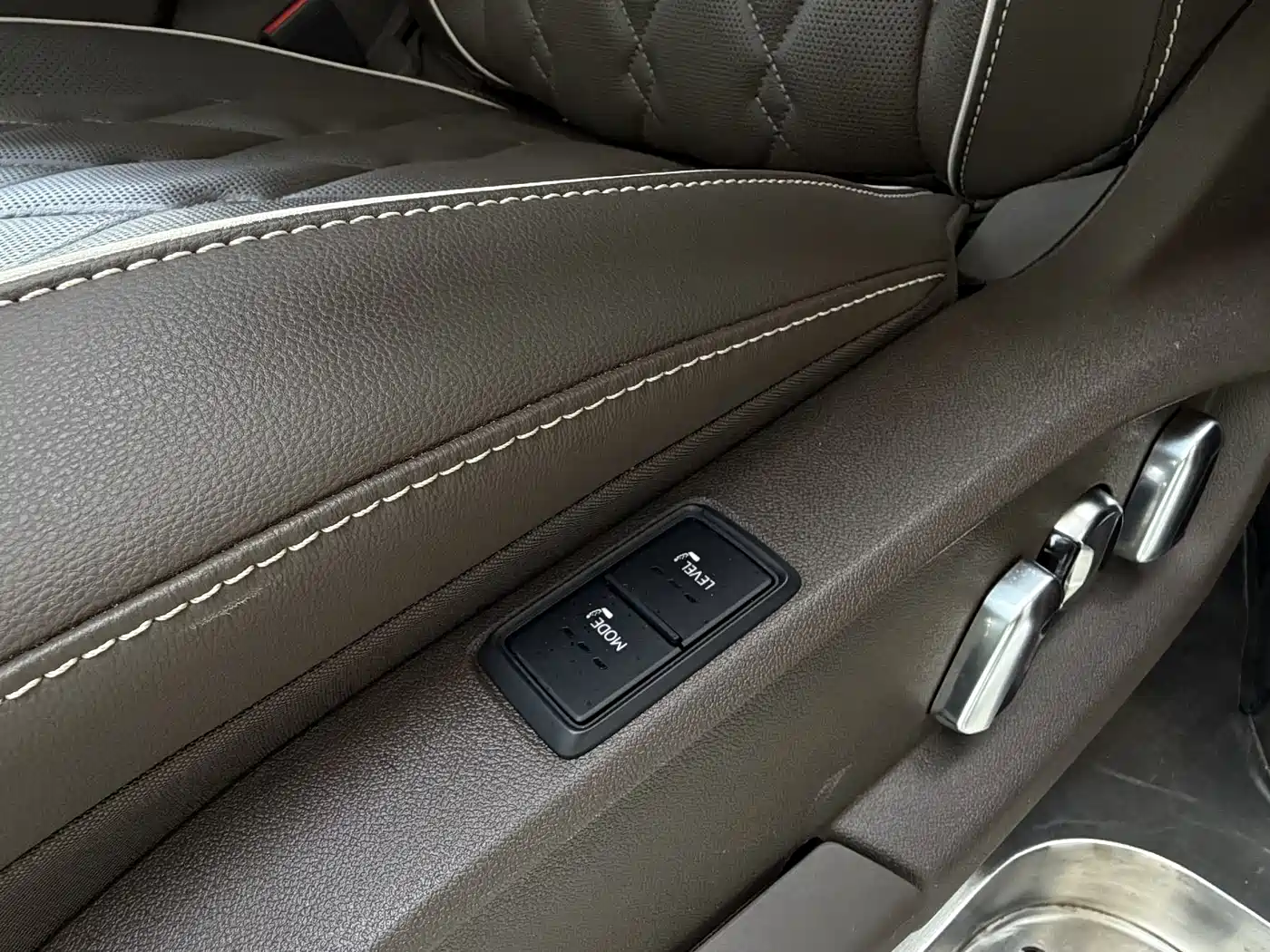 Volkswagen Viloran 2022 380TSI Premium Edition фото 15