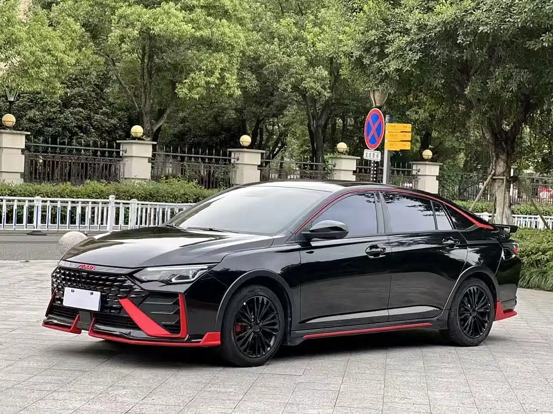 DONGFENG YI HYUN MAX