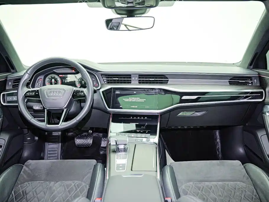 Фото 14 - Audi A6L