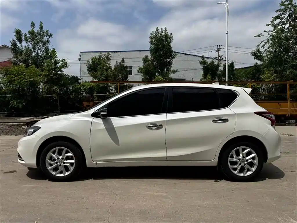Nissan Tiida 2024 2023 1.6L CVT Smart Drive Edition
