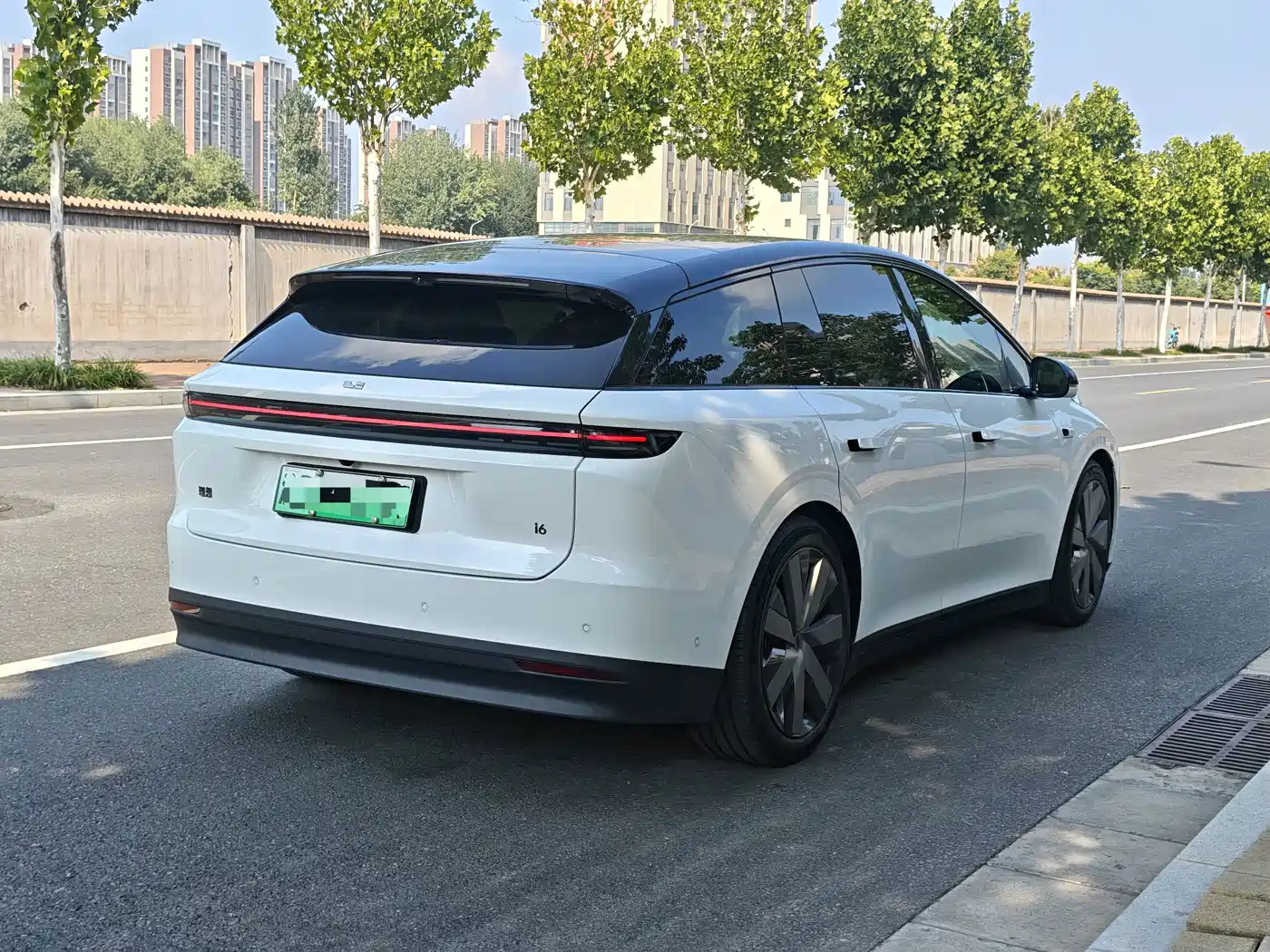 Li Auto i6 2026 2025 4WD Base Model