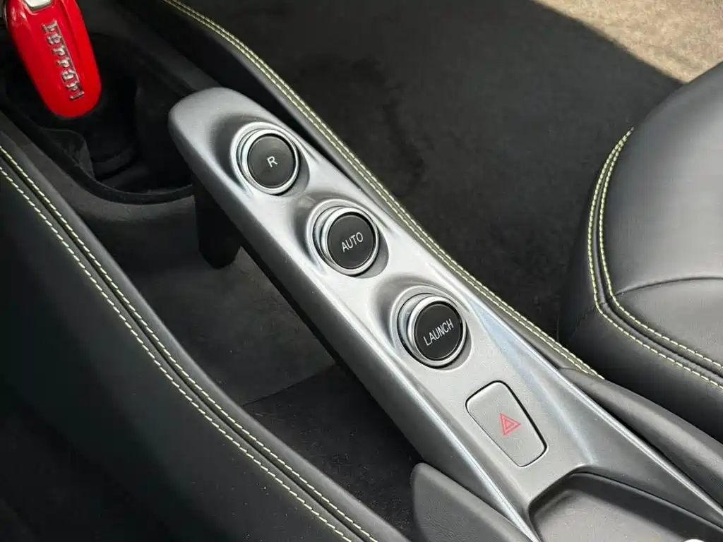 Ferrari F8 2022 2020 Spider 3.9T V8