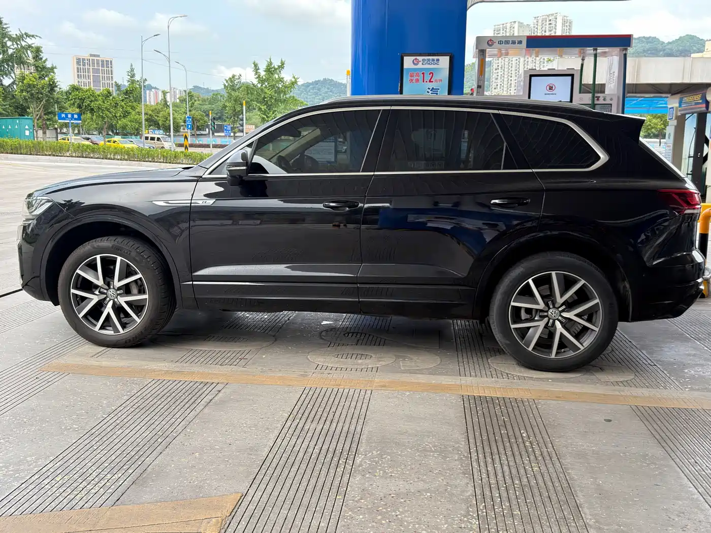 Volkswagen Touareg 2019 3.0TSI Sharp Edge Edition China VI фото 12