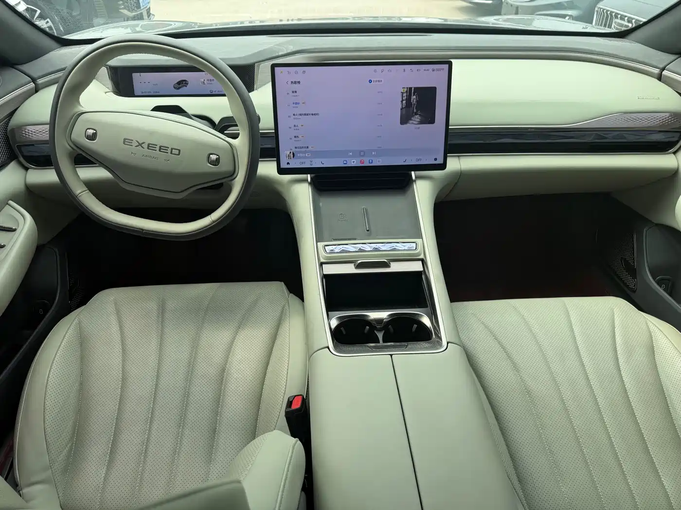 Exeed Exlantix ES 2025 Pure Electric International Edition 70kWh фото 8