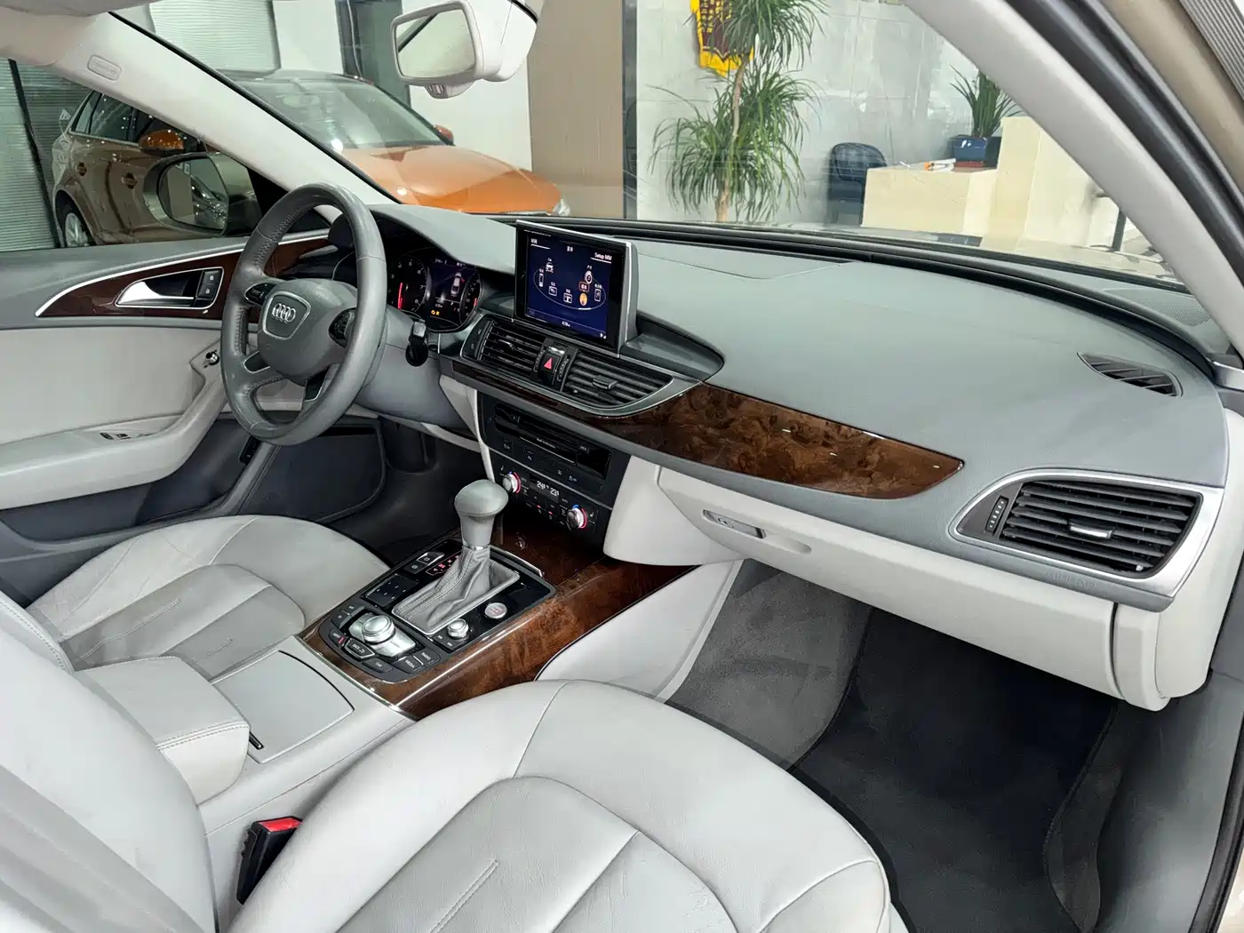 Audi A6L 2012 30 FSI Luxury фото 14