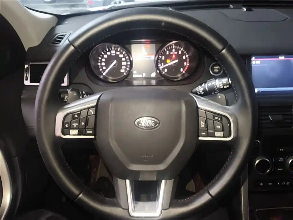 Land Rover Discovery Sport 2018 240PS SE Edition фото 11