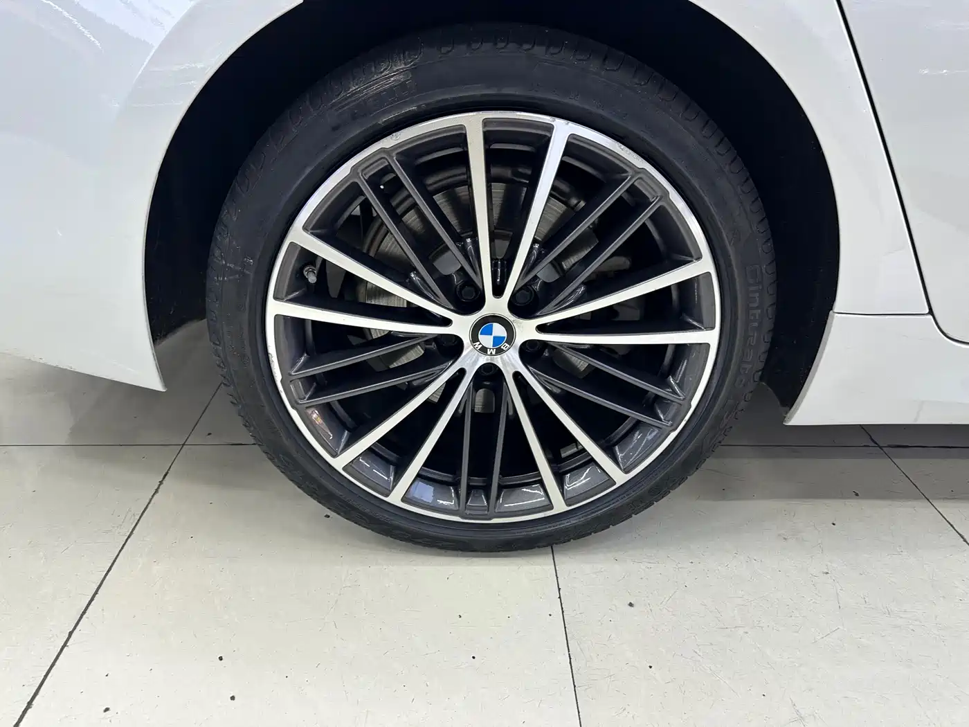 BMW 5 Series 2019 Facelift 530Li Leading M Sport Package фото 23