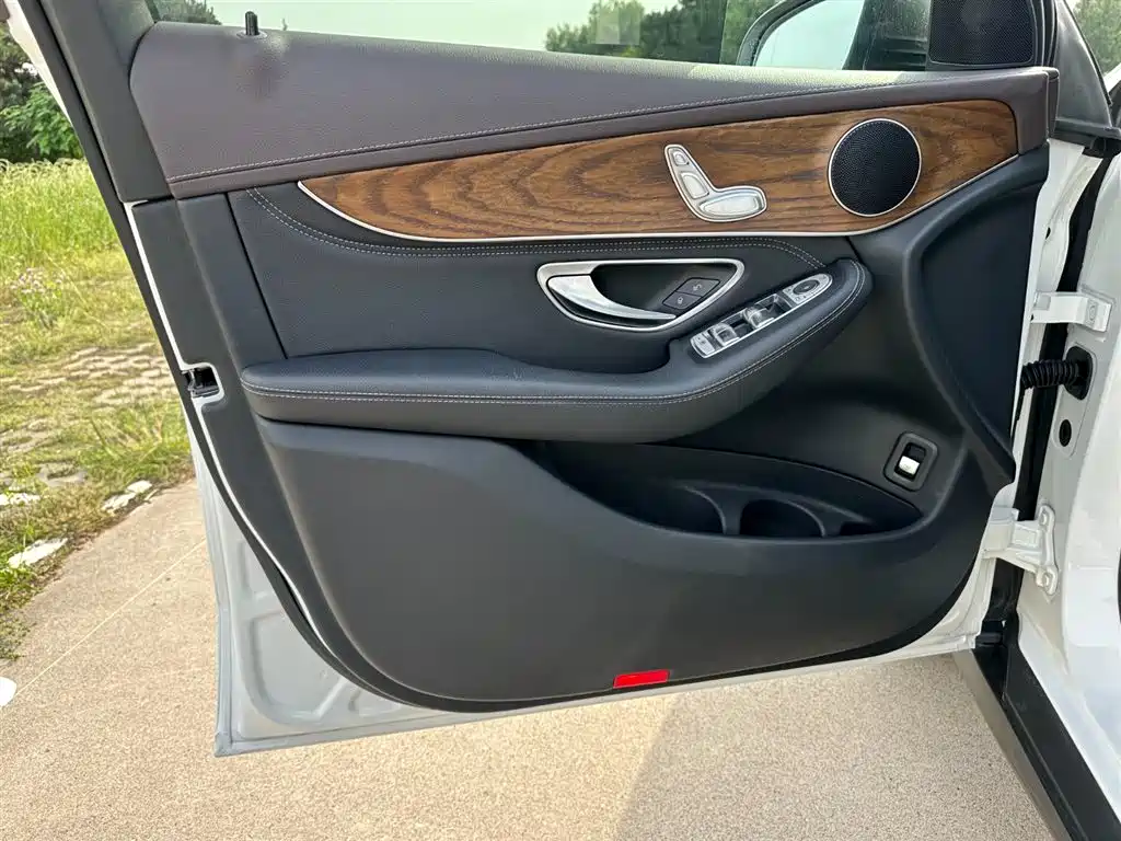 Mercedes-Benz GLC 2019 Model GLC 200 L 4MATIC фото 13