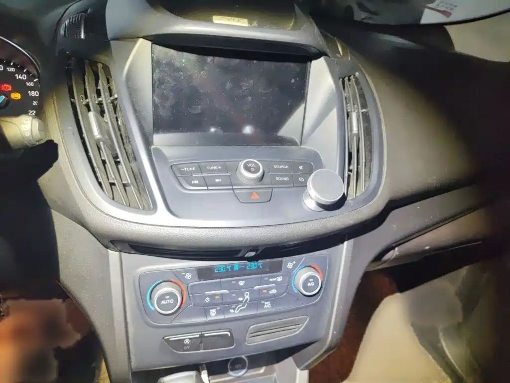 Фото 6 - Ford Kuga