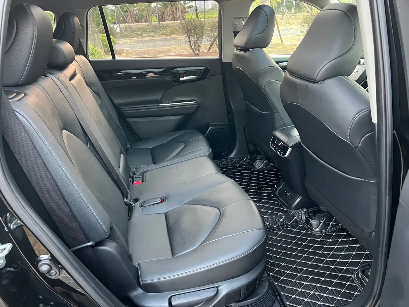 Toyota Highlander 2022 Dual Engine 2.5L 2WD Premium 7-Seater фото 20