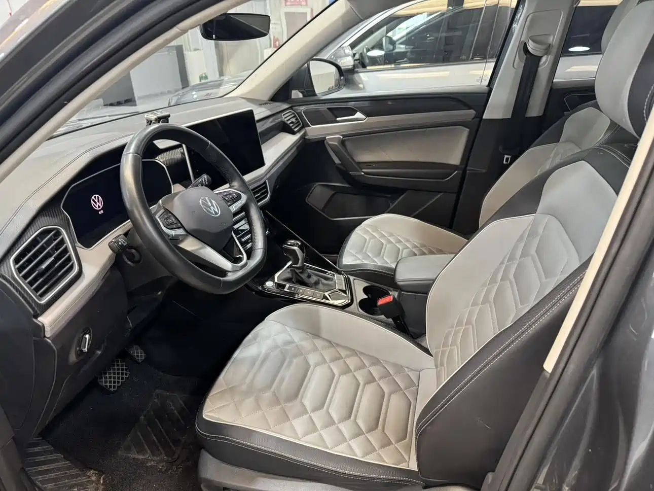 Volkswagen Tayron 2023 300TSI 2WD Luxury Plus Advanced Edition фото 10