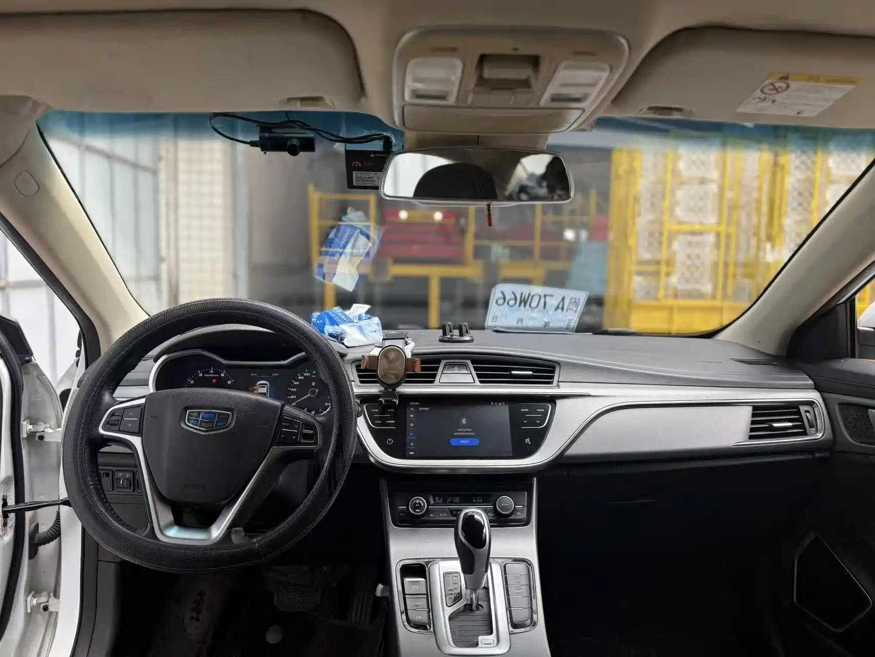 Фото 6 - Geely Emgrand GL