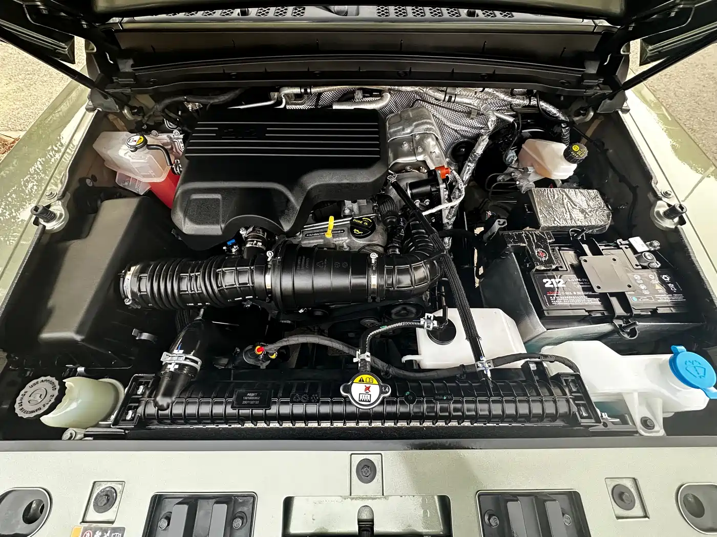 212 T01 2025 2024 2.0T Explorer