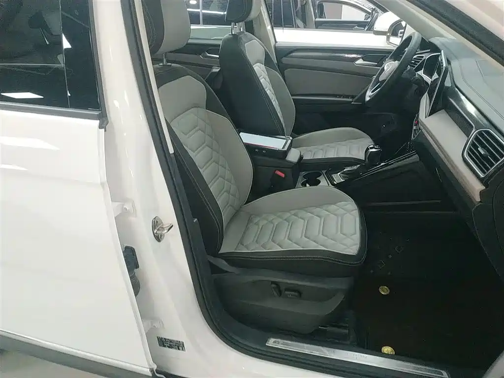 Volkswagen Tayron 2024 330TSI 2WD Luxury Plus Advanced фото 17