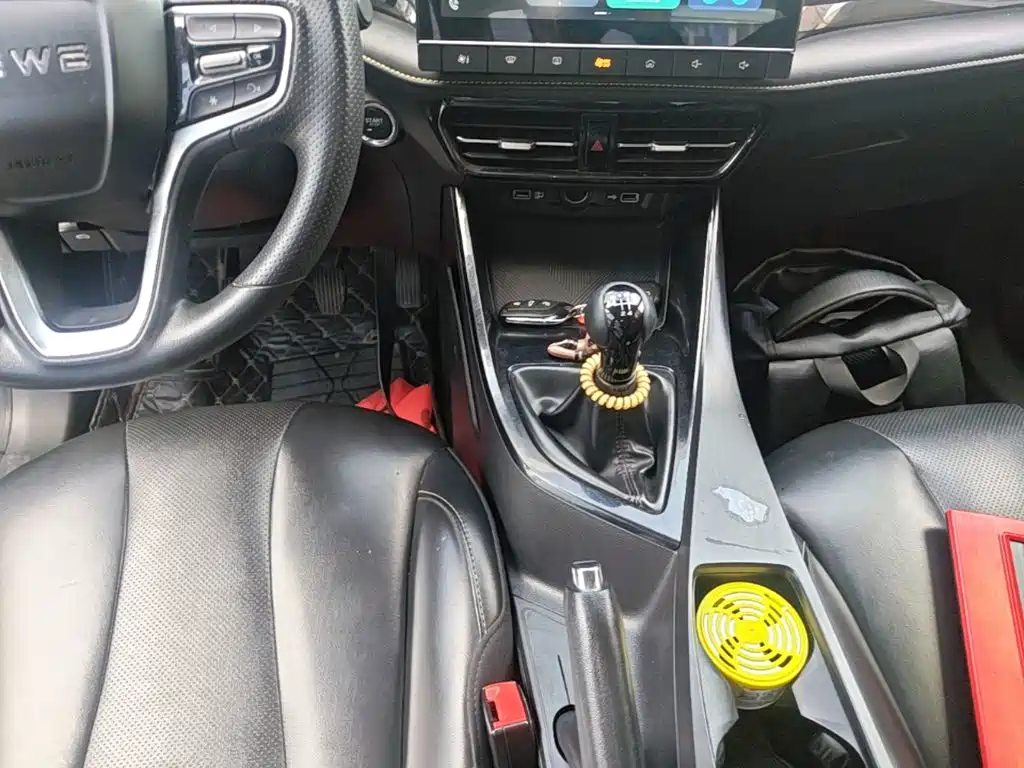 Фото 14 - Roewe i5