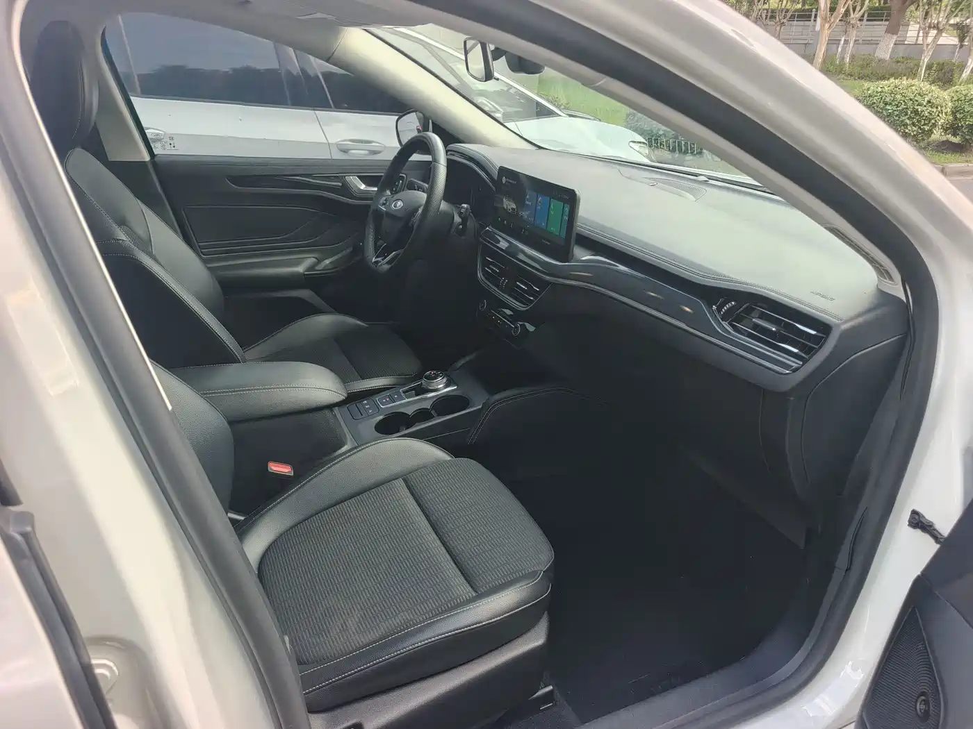Ford Focus 2022 2021 Hatchback EcoBoost 180 Auto Trend