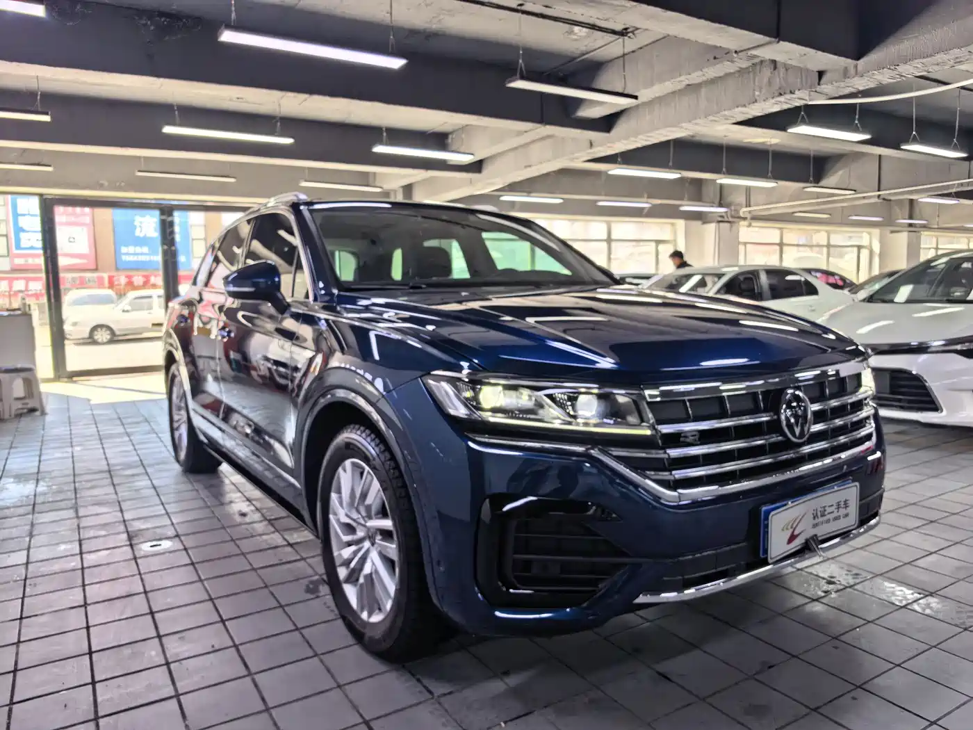 VOLKSWAGEN TOUAREG