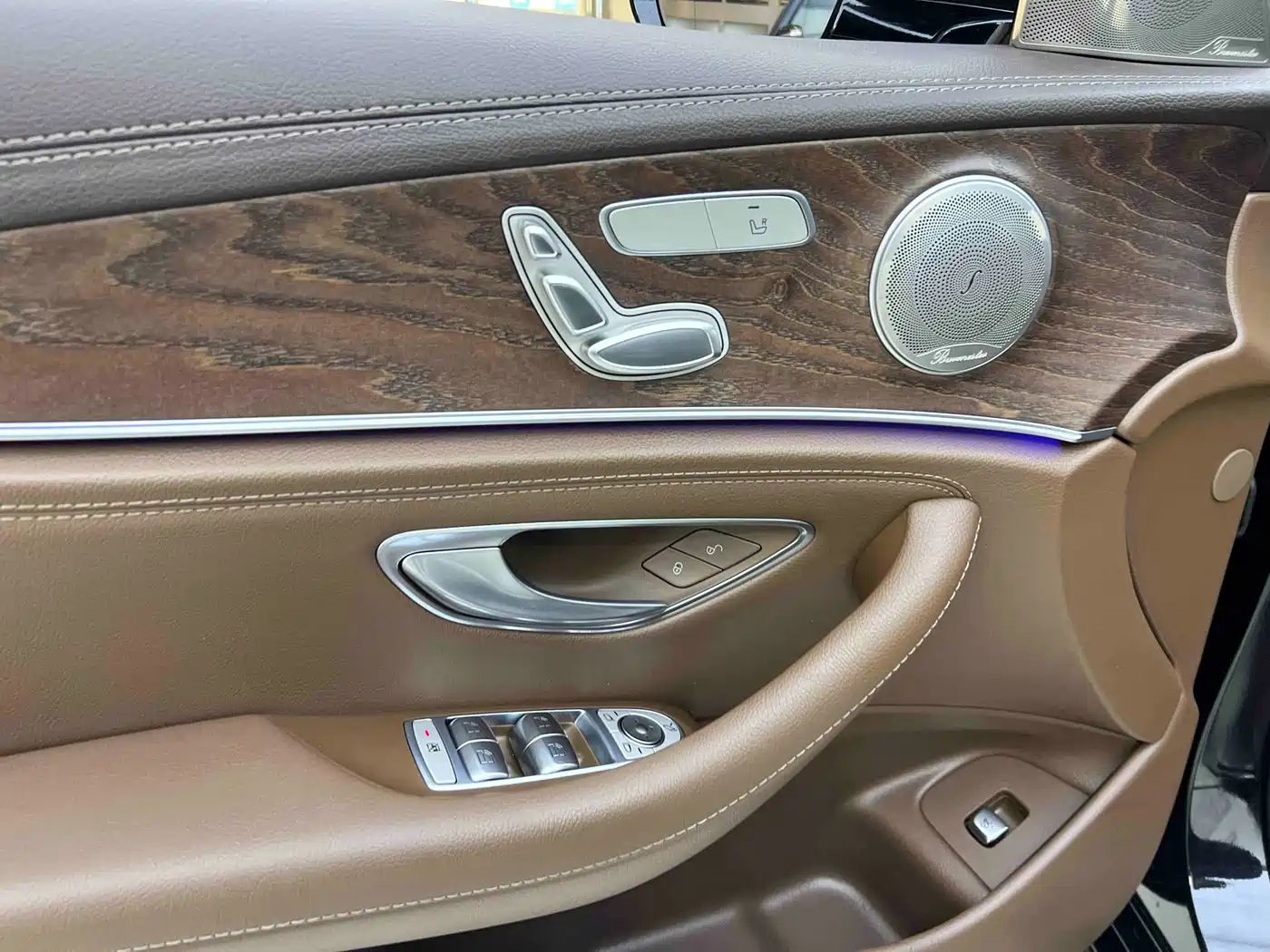 Mercedes-Benz E-Class 2022 E 260 L фото 10