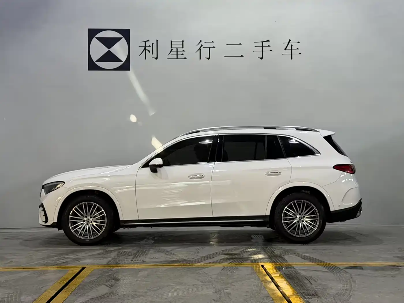 Mercedes-Benz GLC 2023 GLC 300 L 4MATIC Sport 5-Seater фото 13